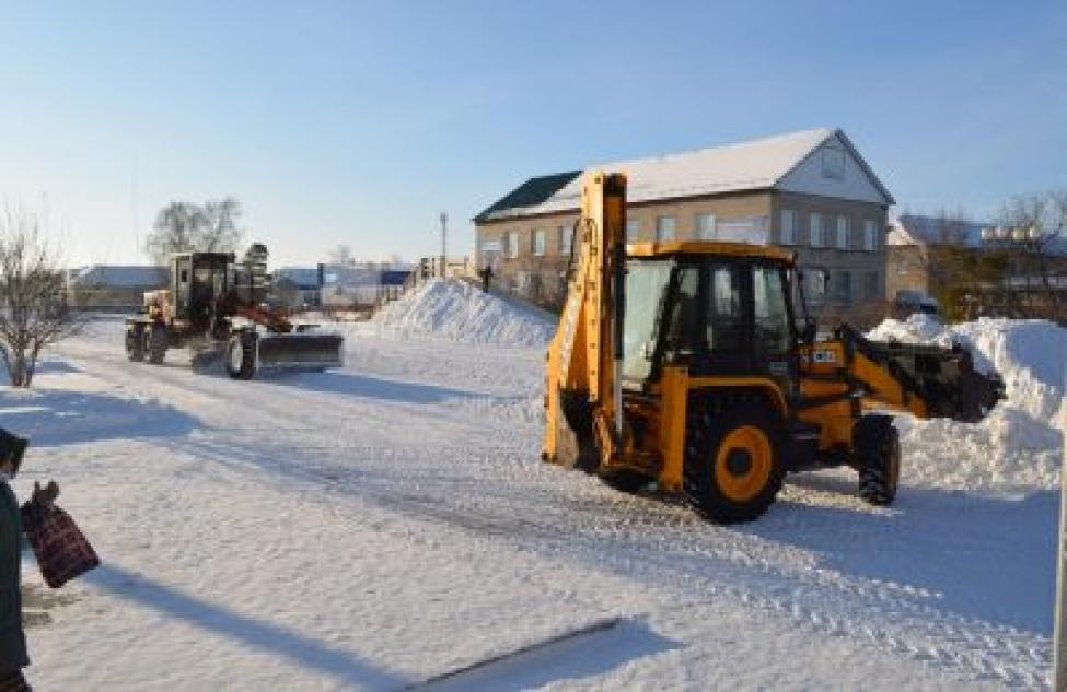 Уборка снега в райцентре набирает обороты