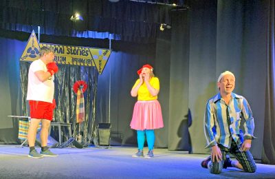 Семья попугаев и лемминги: артисты «Альтаира» представили свой спектакль в Карасуке