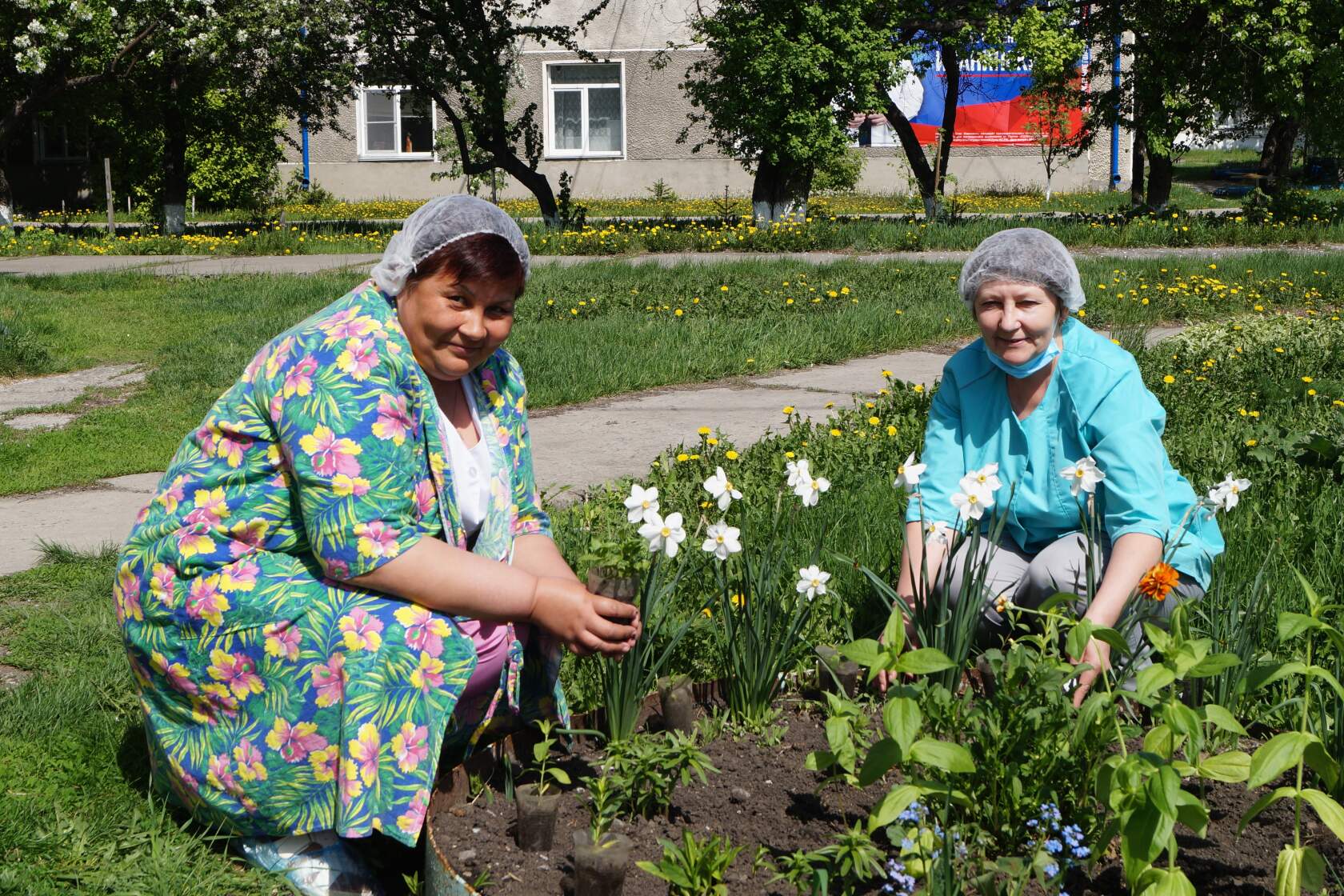 «Сад памяти» в Убинском районе становится все обширнее и краше