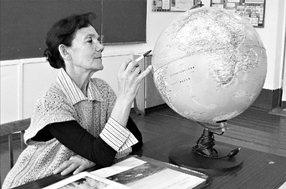 Больше сорока лет учитель географии знакомил невских учеников с нашей планетой