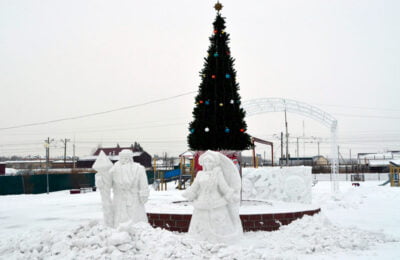 Снежные фигуры — радость для детей!