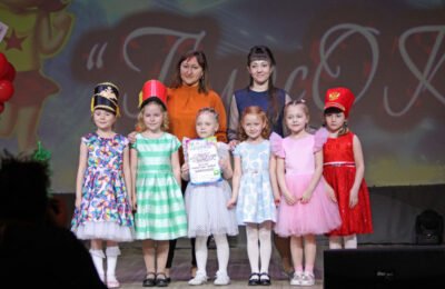 Маленькие исполнители соревновались в умении петь на сцене РДК