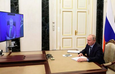 Президент Владимир Путин провёл рабочую встречу с губернатором Новосибирской области Андреем Травниковым