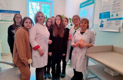 Ангелов в белых халатах села Круглоозерное поздравили с Международным женским днем