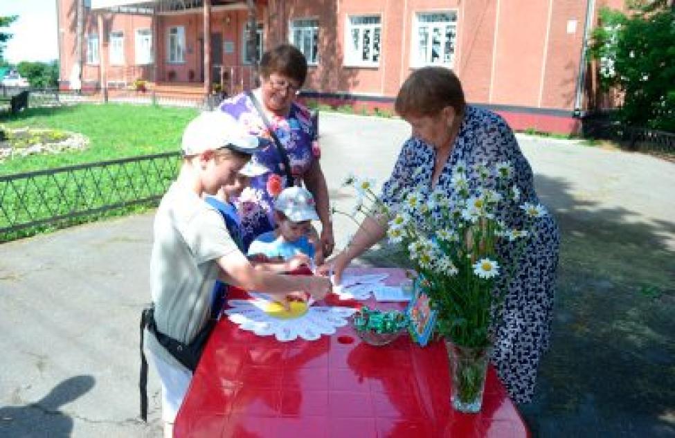 Библиотекари поздравили убинцев с Семейным праздником