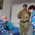 Активисты «Единой России» поздравляют ветеранов Великой Отечественной войны с наступающим Днем Победы