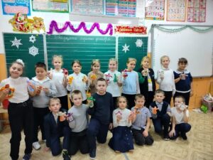 Убинские школьники сделали обереги для бойцов