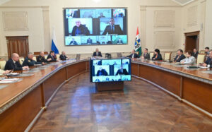 Андрей Травников поручил усилить противопожарную профилактику и очистку крыш от снега в период новогодних каникул