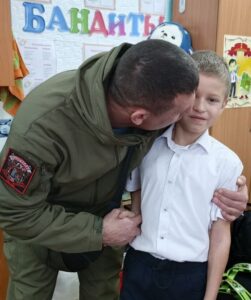 Плутон приехал к землякам с благодарностями