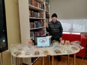 Убинцы получили книги в подарок