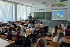 Дети в курсе: волонтеры «Ростелекома» рассказали первоклассникам о кибербезопасности