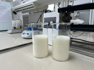 Специалисты ЦОК АПК рассказали о натуральном и растительном молоке